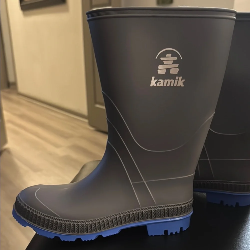 Kamik Kids Charcoal and Blue Rain Boots Size Little Kids 3 NWOB 😊 NEVER WORN